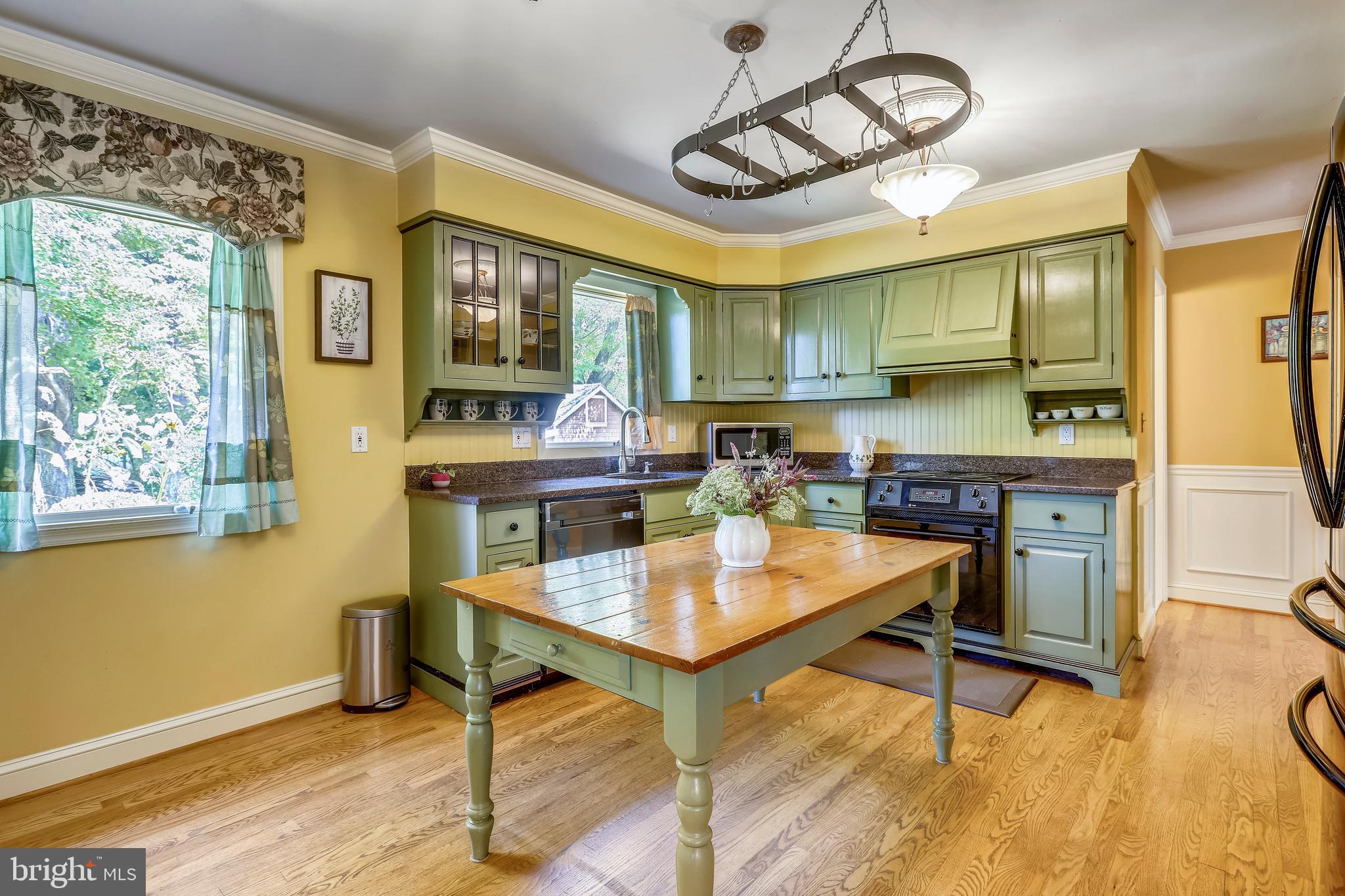 18325 Darnestown Road Boyds, MD 20841 - Photo 12 of 42 Country Kitchen with room for eating