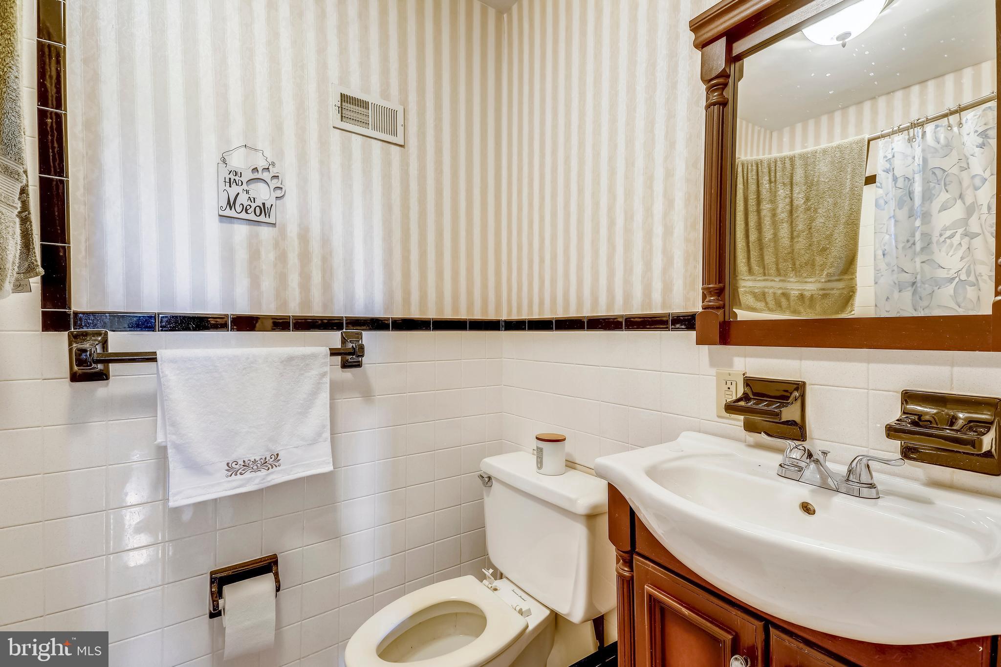 18325 Darnestown Road Boyds, MD 20841 - Photo 15 of 42 Master Bathroom