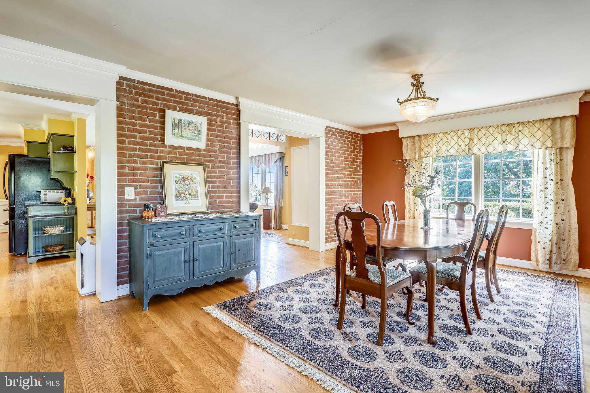 18325 Darnestown Road Boyds, MD 20841 - Photo 8 of 42 Dining Room