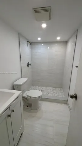 $1,700 | 1913 South Ocean Drive, Unit 115, Hallandale Beach, FL 33009