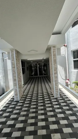 $1,700 | 1913 South Ocean Drive, Unit 115, Hallandale Beach, FL 33009