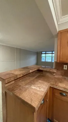 $1,700 | 1913 South Ocean Drive, Unit 115, Hallandale Beach, FL 33009