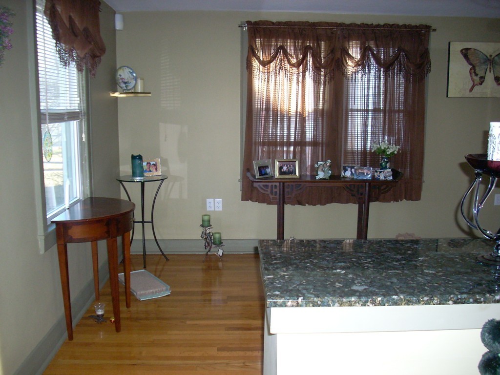 118 Redlands Street Springfield, MA 01104 - Photo 6 of 22