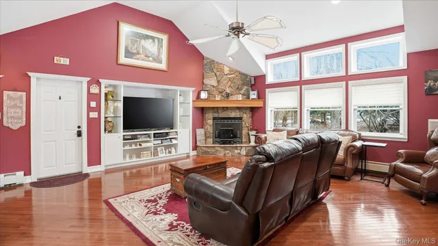 $1,299,000 | 1 Tracklot Road, St. James, NY 11780