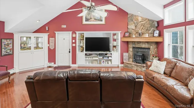 $1,299,000 | 1 Tracklot Road, St. James, NY 11780