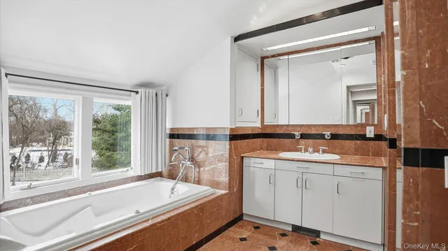 $1,299,000 | 1 Tracklot Road, St. James, NY 11780