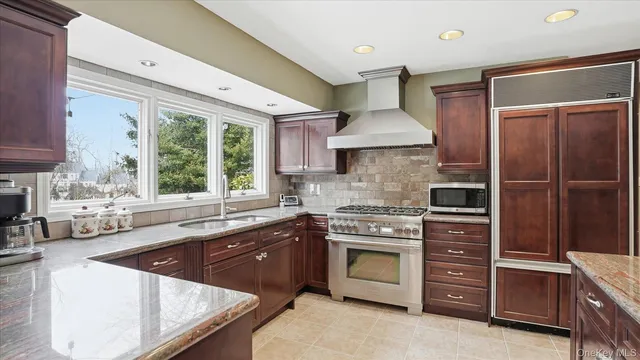 $1,299,000 | 1 Tracklot Road, St. James, NY 11780