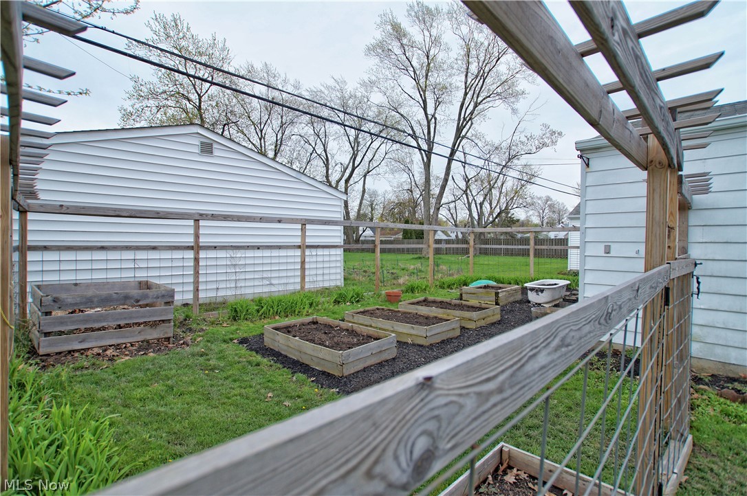 1311 Mayfield Ridge Road Cleveland, OH 44124 - Photo 27 of 29