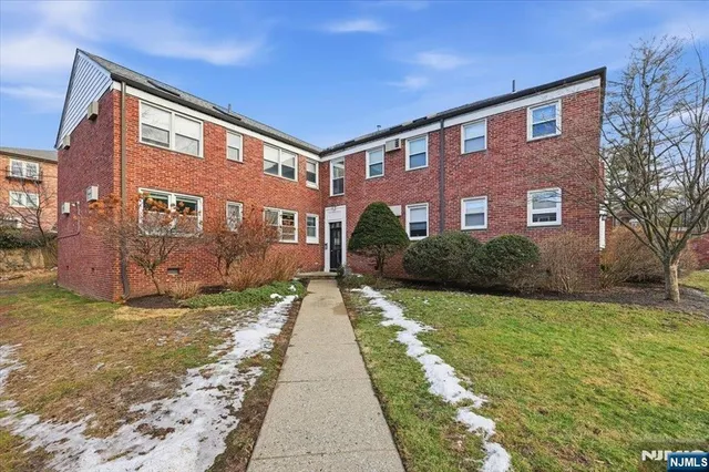 $350,000 | 349 Bloomfield Avenue, Unit 117, Verona, NJ 07044