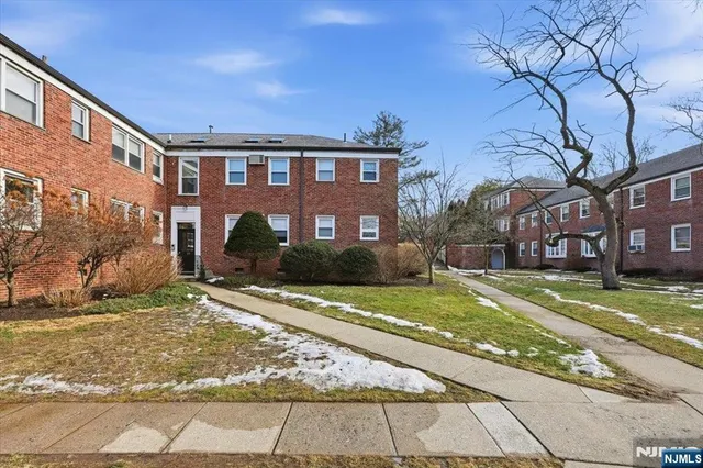 $350,000 | 349 Bloomfield Avenue, Unit 117, Verona, NJ 07044