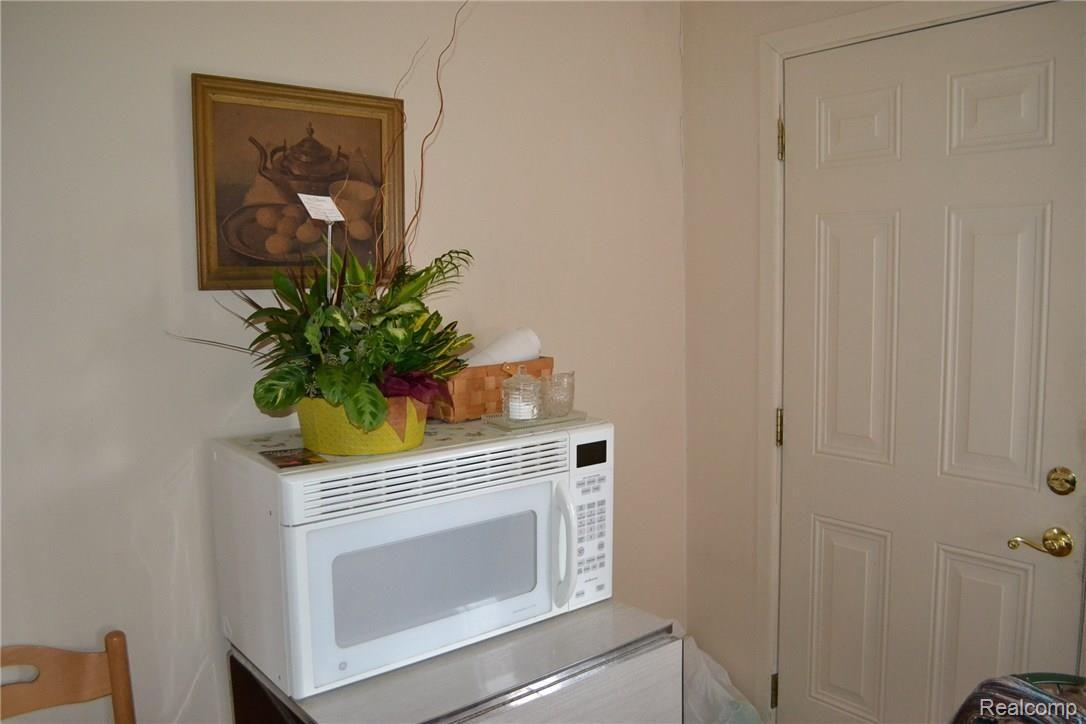 6267 Coldwater Road Flushing, MI 48433 - Photo 11 of 26 DSC_0505.JPG
