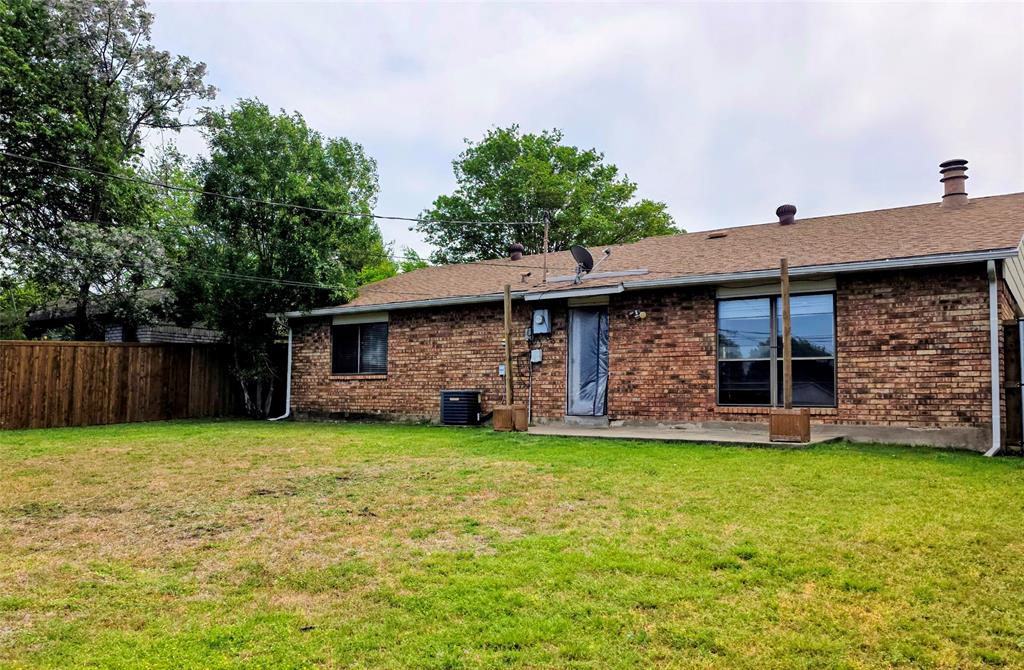 731 Leading Lane Allen, TX 75002 - Photo 15 of 18 a front view of a house with a yard