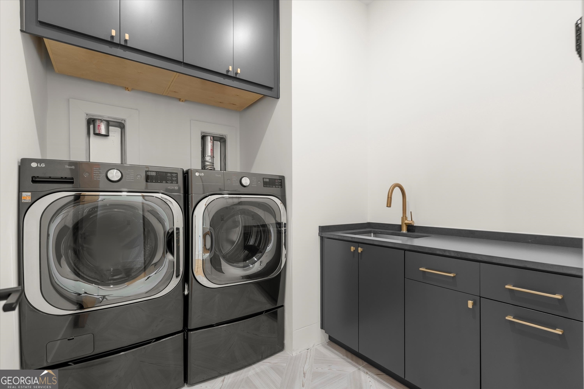 1572 Parker Holifield Road Tiger, GA 30576 - Photo 73 of 84 a utility room with dryer and washer
