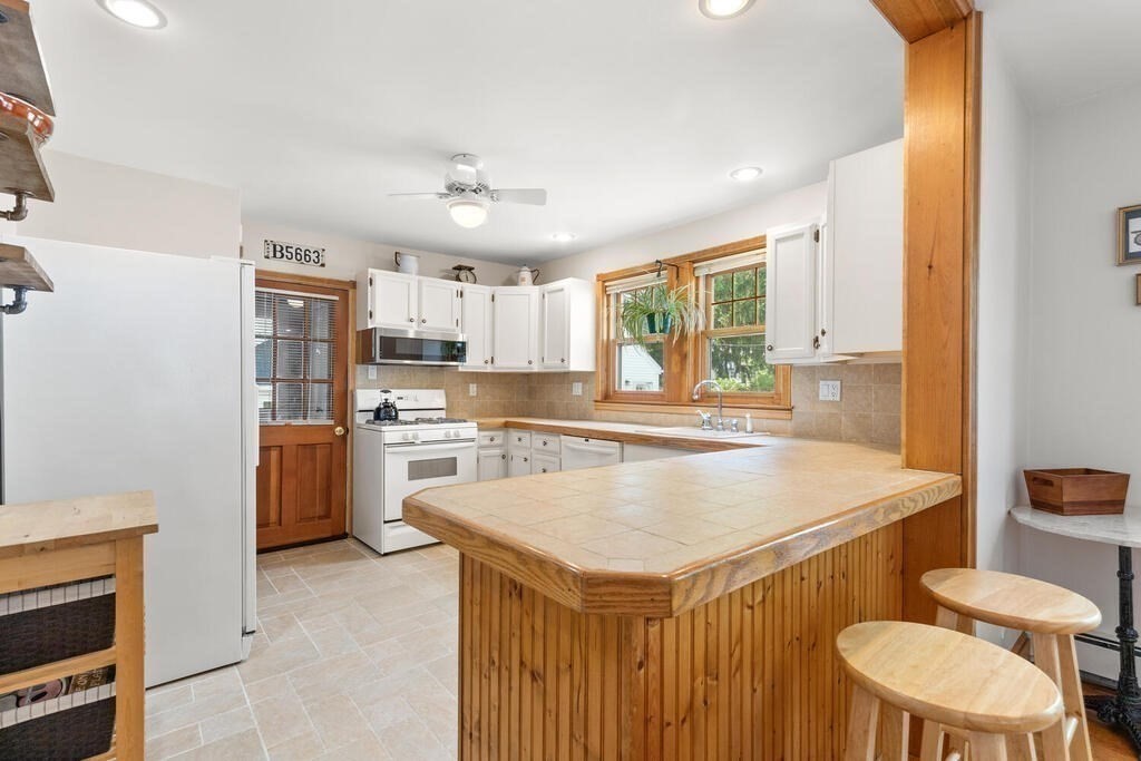 79 Rutland Street Watertown, MA 02472 - Photo 10 of 33 Gallery Image 10