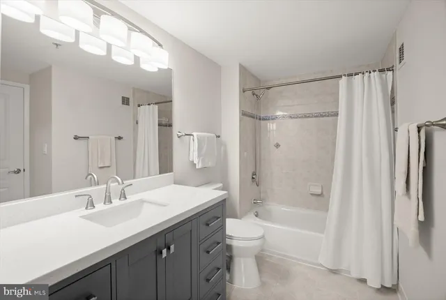 a view of a walk in closet