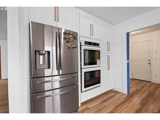 $525,000 | 321 North Holladay Drive, Seaside, OR 97138