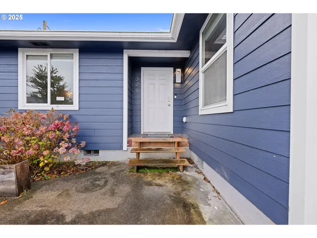$525,000 | 321 North Holladay Drive, Seaside, OR 97138