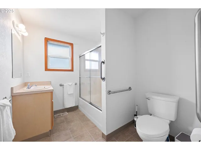 $525,000 | 321 North Holladay Drive, Seaside, OR 97138