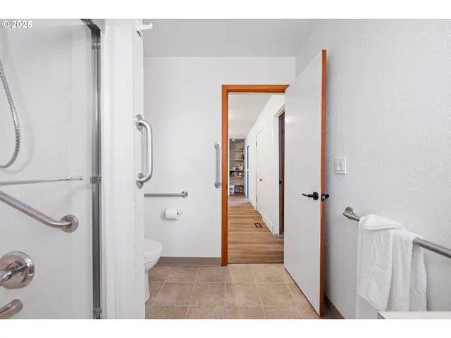 $525,000 | 321 North Holladay Drive, Seaside, OR 97138