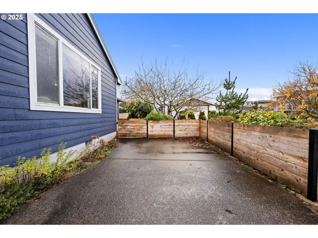 $525,000 | 321 North Holladay Drive, Seaside, OR 97138