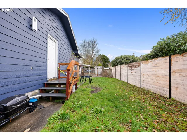 $525,000 | 321 North Holladay Drive, Seaside, OR 97138