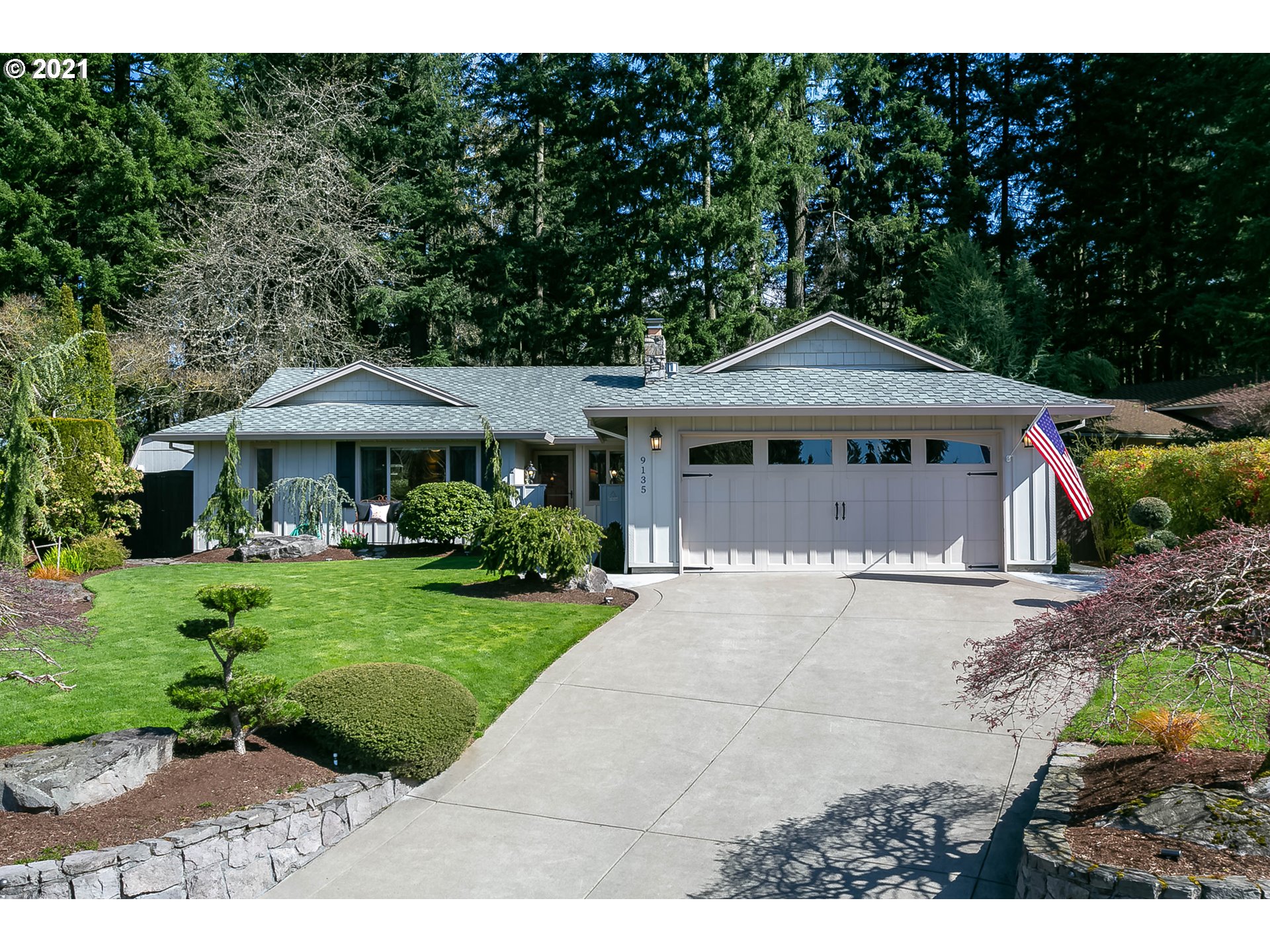 9135 Southwest Arapaho Road Tualatin, OR 97062 - Photo 1 of 32 Gallery Image 1