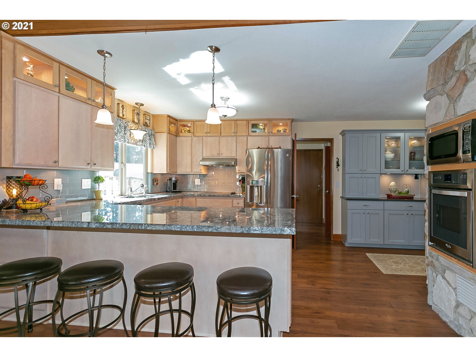 9135 Southwest Arapaho Road Tualatin, OR 97062 - Photo 11 of 32 Gallery Image 11