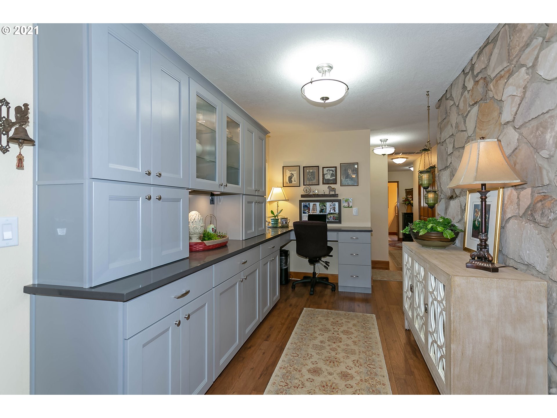 9135 Southwest Arapaho Road Tualatin, OR 97062 - Photo 14 of 32 Gallery Image 14