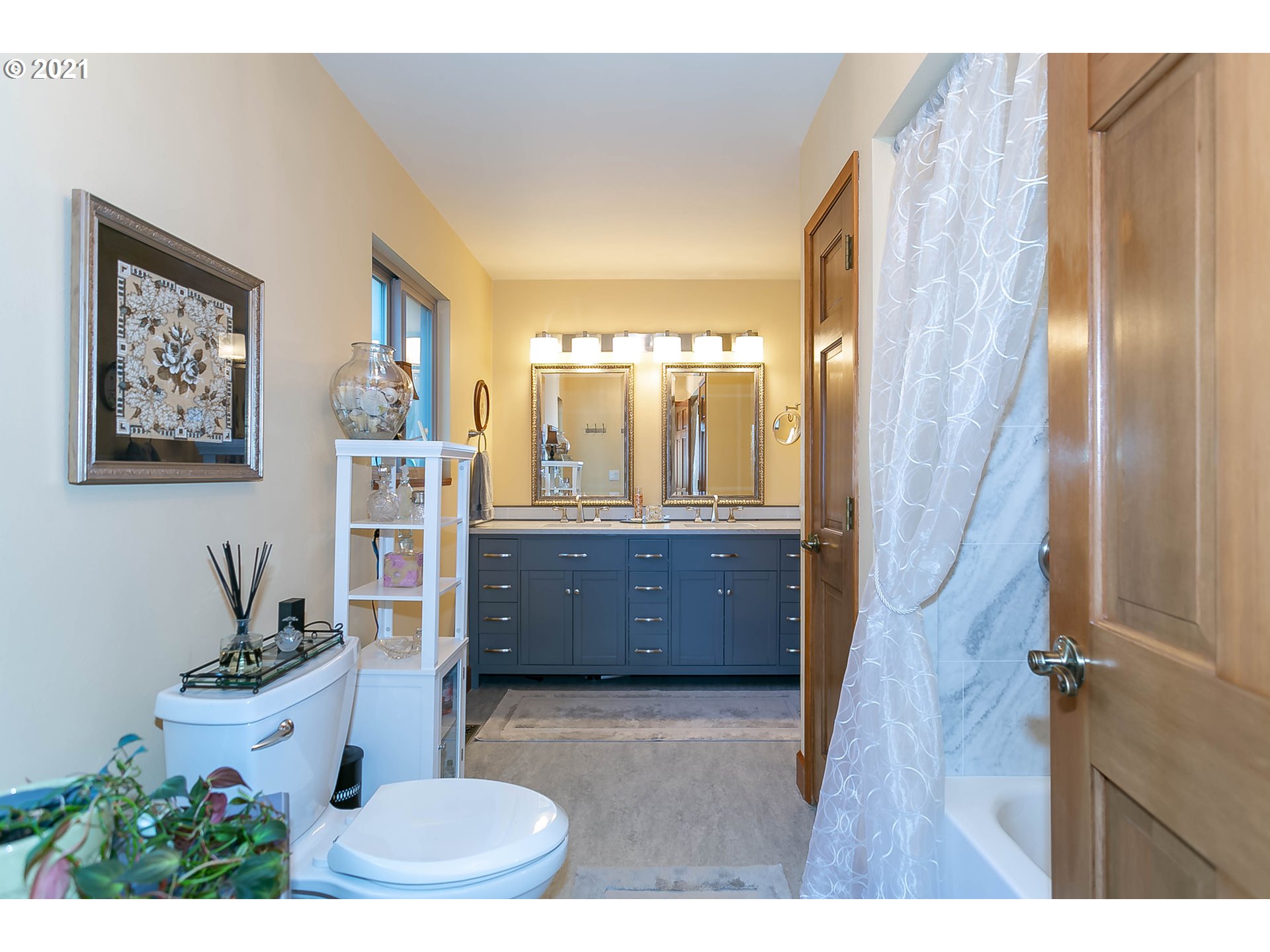 9135 Southwest Arapaho Road Tualatin, OR 97062 - Photo 16 of 32 Gallery Image 16