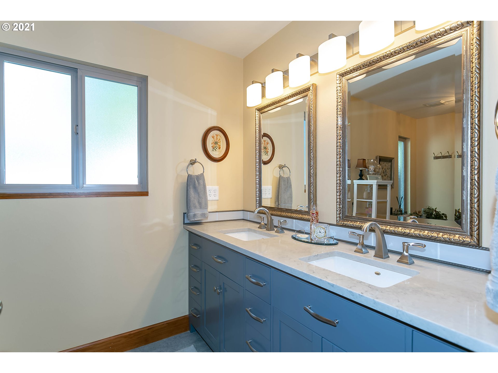 9135 Southwest Arapaho Road Tualatin, OR 97062 - Photo 17 of 32 Gallery Image 17