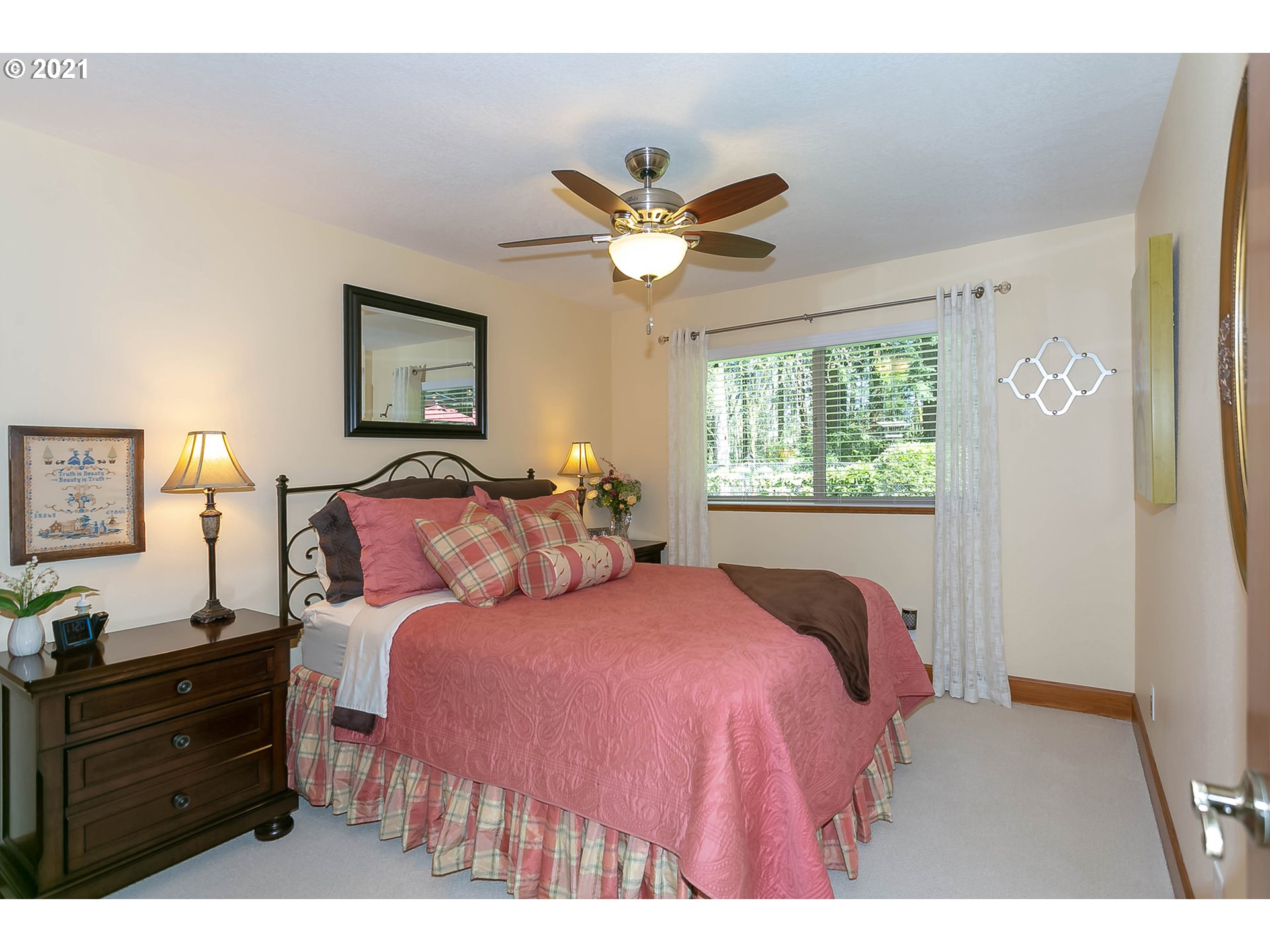 9135 Southwest Arapaho Road Tualatin, OR 97062 - Photo 20 of 32 Gallery Image 20