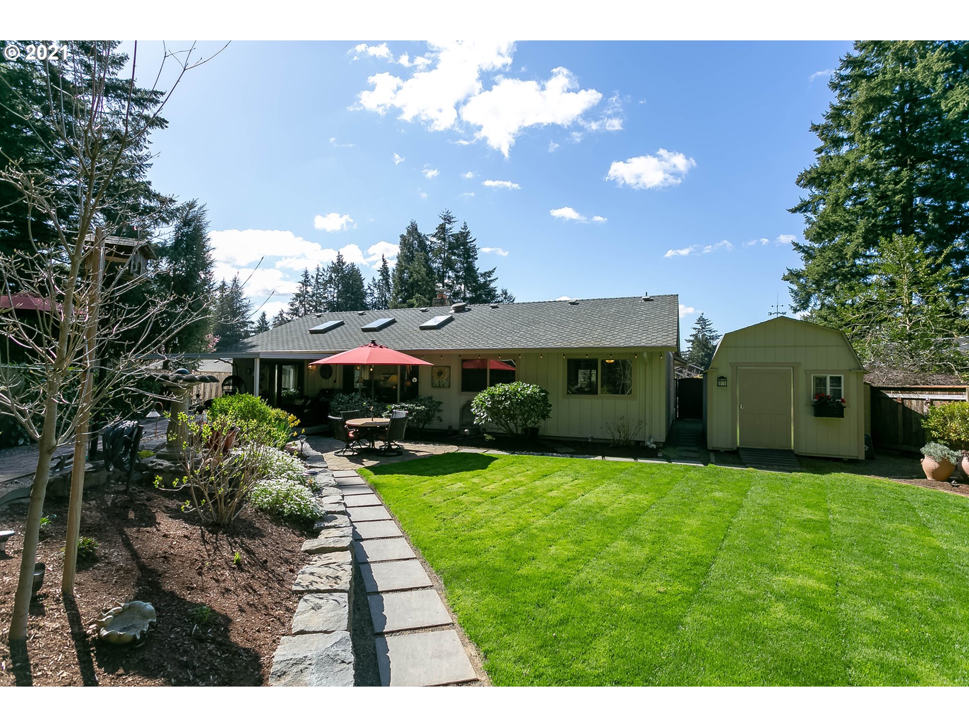 9135 Southwest Arapaho Road Tualatin, OR 97062 - Photo 25 of 32 Gallery Image 25