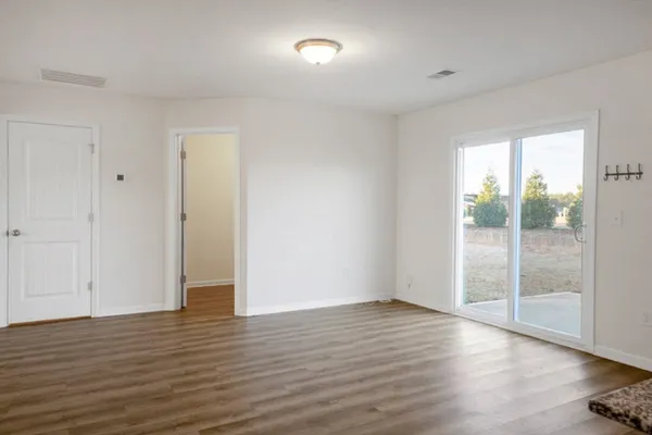 $2,190 | 422 Seaborn Circle, Pendleton, SC 29670