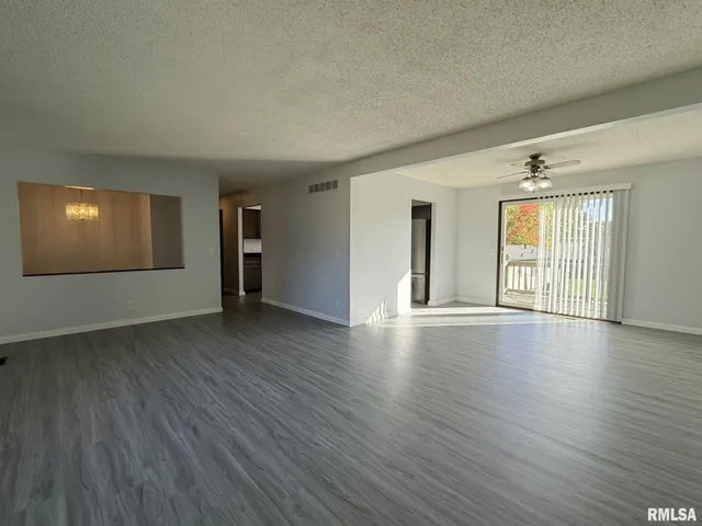 $280,000 | 4256 Evergreen Drive, Galesburg, IL 61401