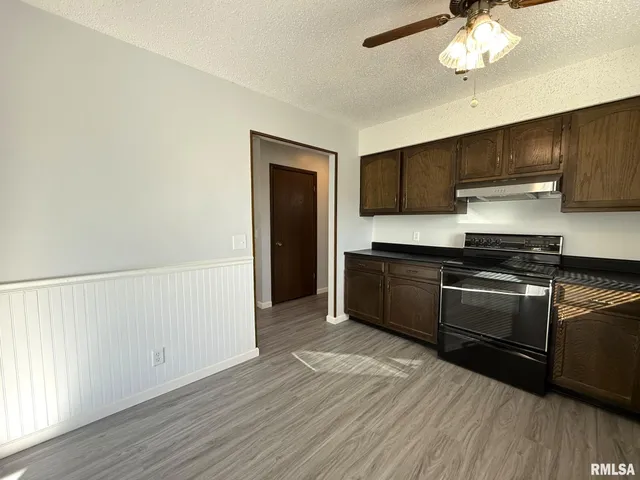 $280,000 | 4256 Evergreen Drive, Galesburg, IL 61401