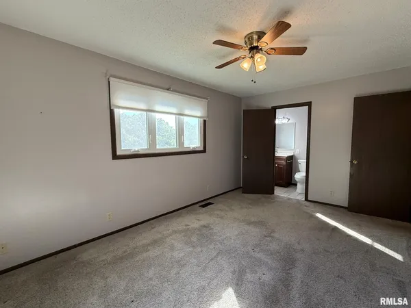$269,900 | 4256 Evergreen Drive, Galesburg, IL 61401