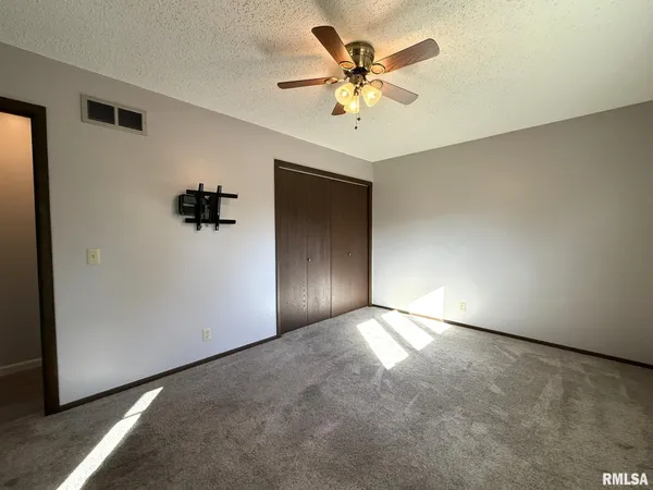 $269,900 | 4256 Evergreen Drive, Galesburg, IL 61401