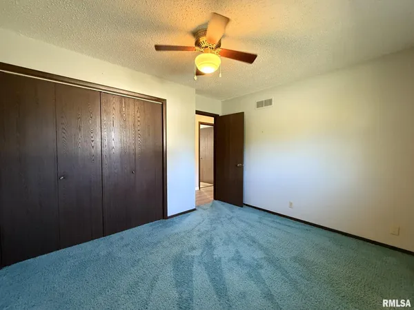 $269,900 | 4256 Evergreen Drive, Galesburg, IL 61401