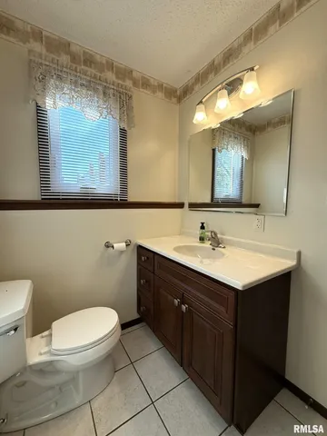 $280,000 | 4256 Evergreen Drive, Galesburg, IL 61401