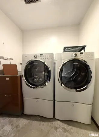 $269,900 | 4256 Evergreen Drive, Galesburg, IL 61401