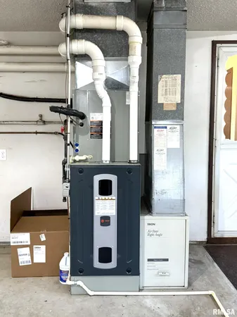 $269,900 | 4256 Evergreen Drive, Galesburg, IL 61401