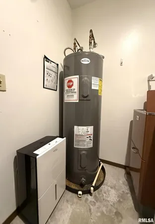 $269,900 | 4256 Evergreen Drive, Galesburg, IL 61401