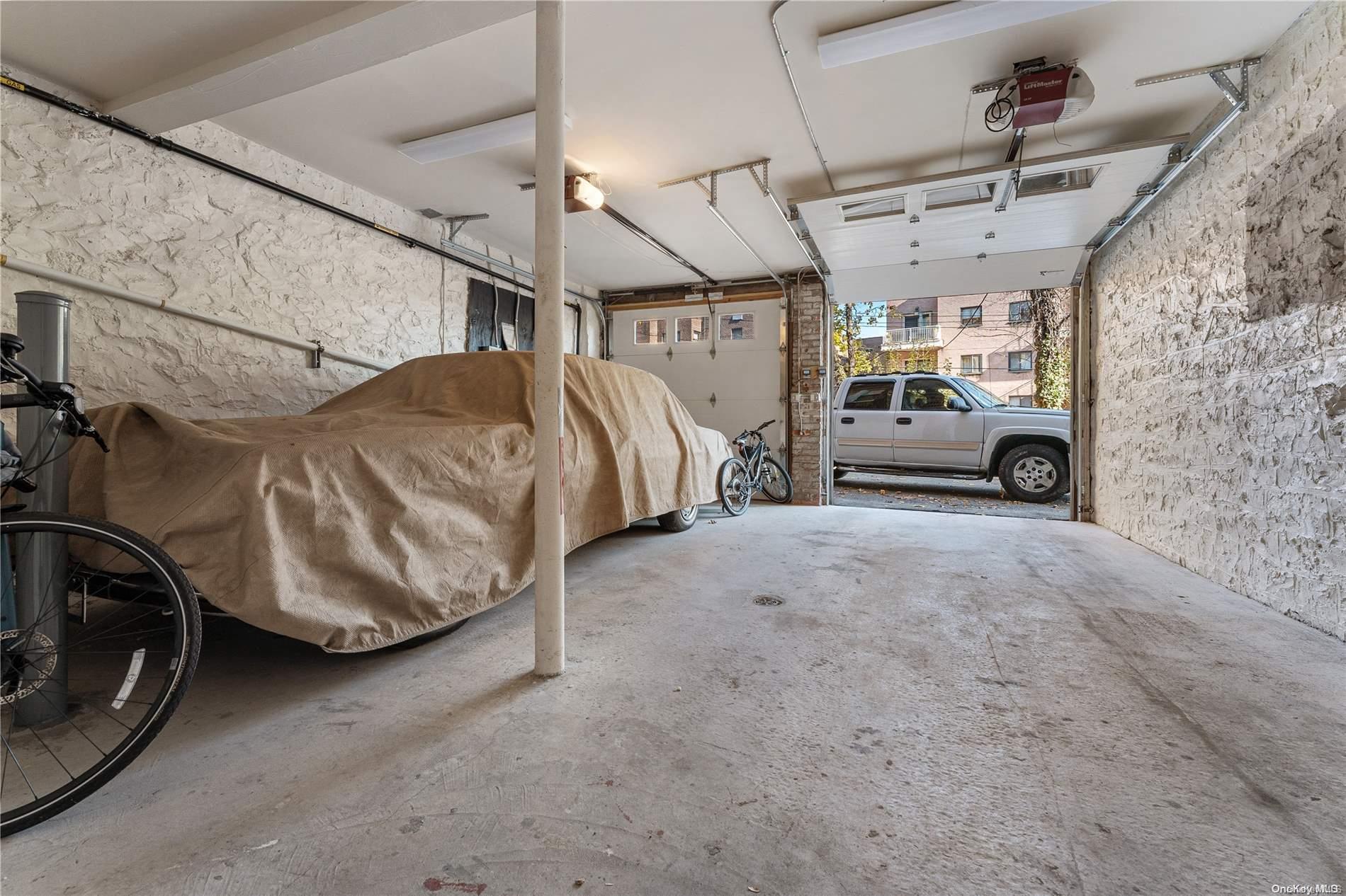 5112 Post Road Bronx, NY 10471 - Photo 31 of 35 a view of a garage