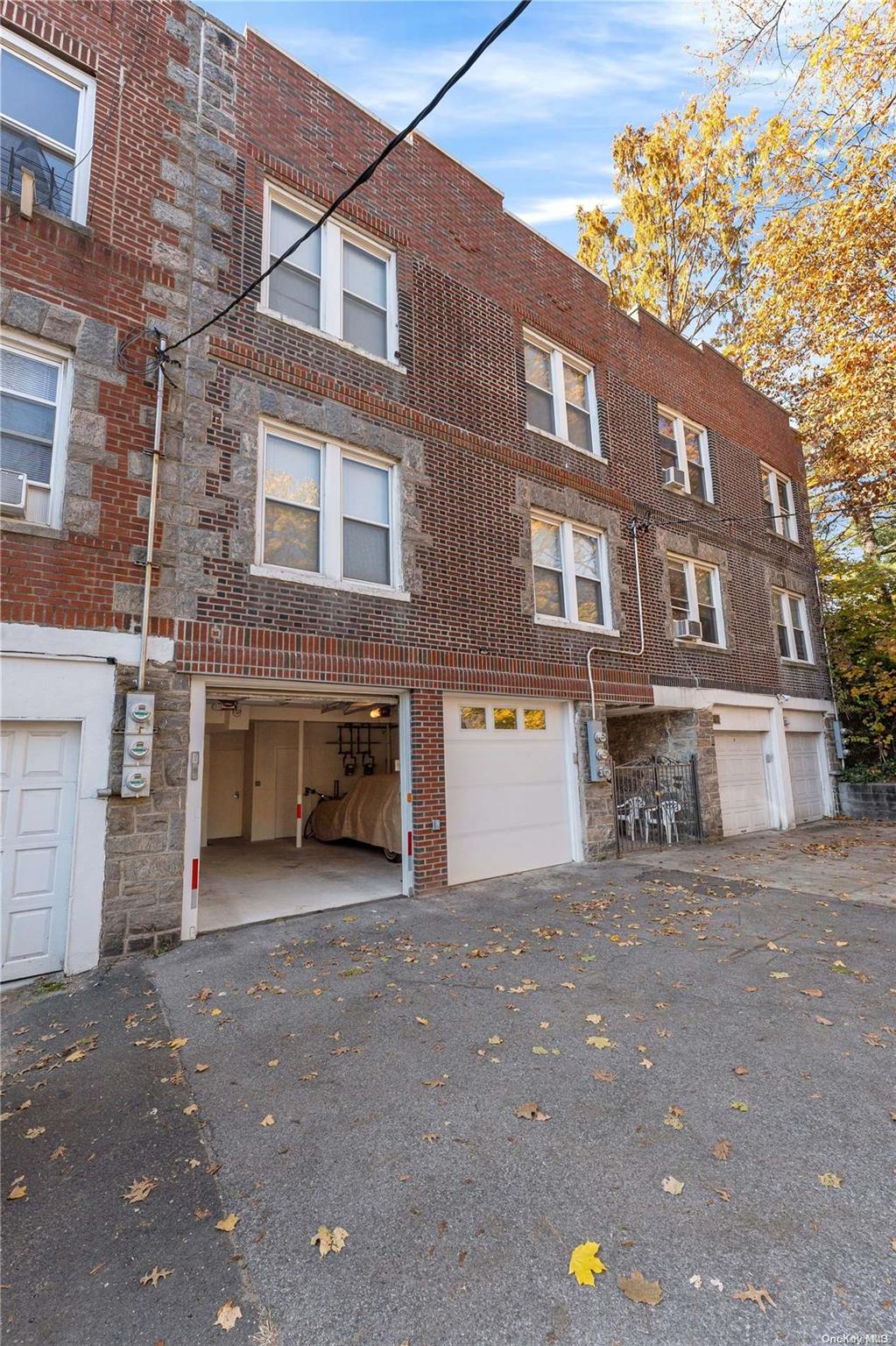 5112 Post Road Bronx, NY 10471 - Photo 35 of 35 a view of a building with many windows
