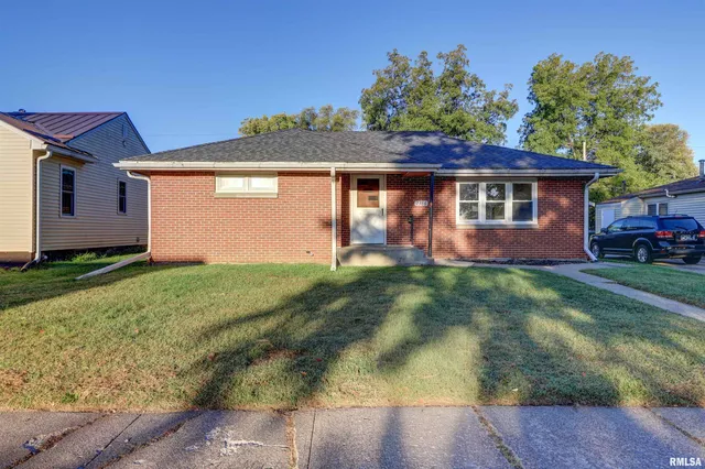 $143,000 | 2386 Barker Street, Clinton, IA 52732