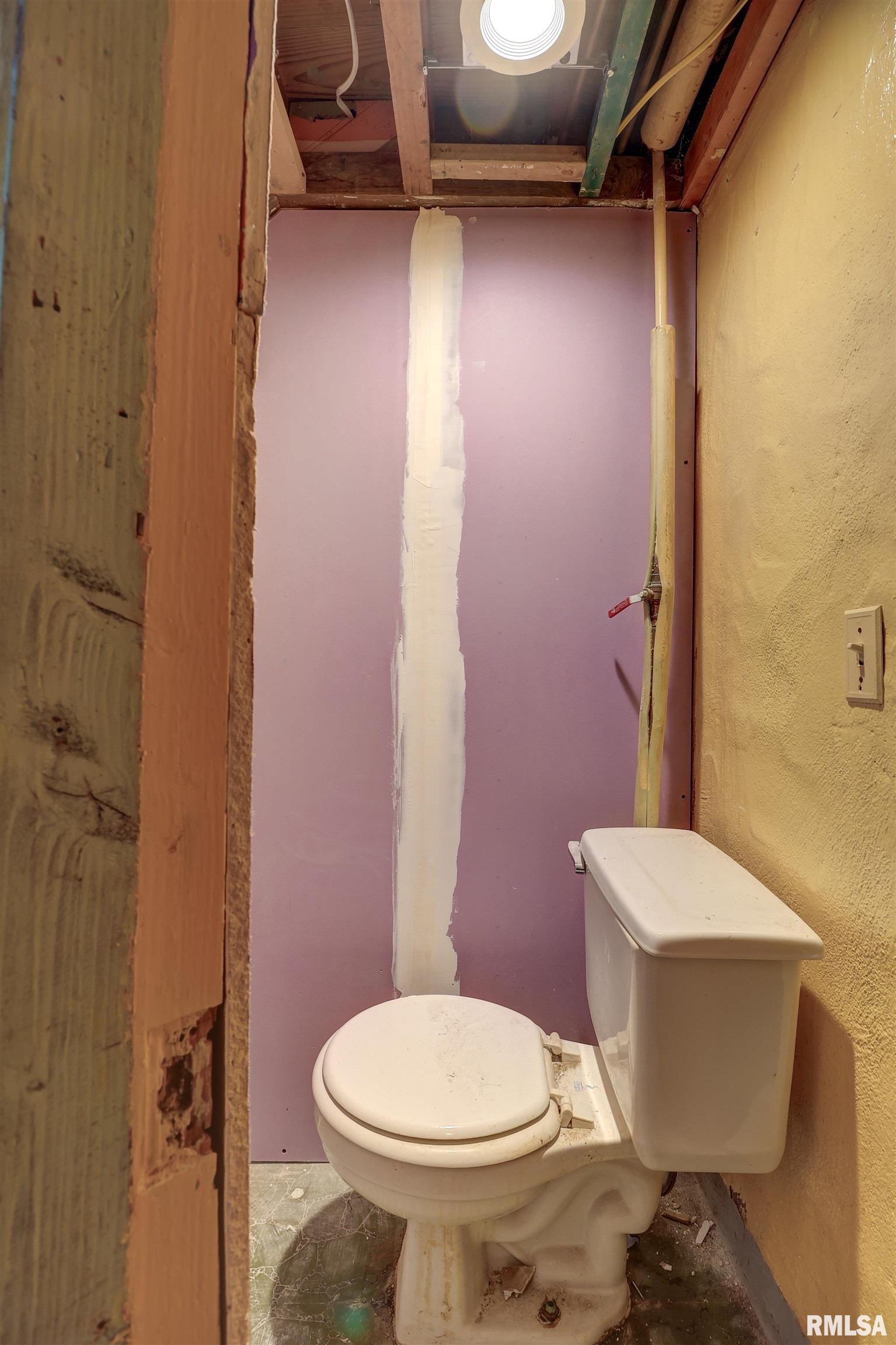 2386 Barker Street Clinton, IA 52732 - Photo 15 of 24