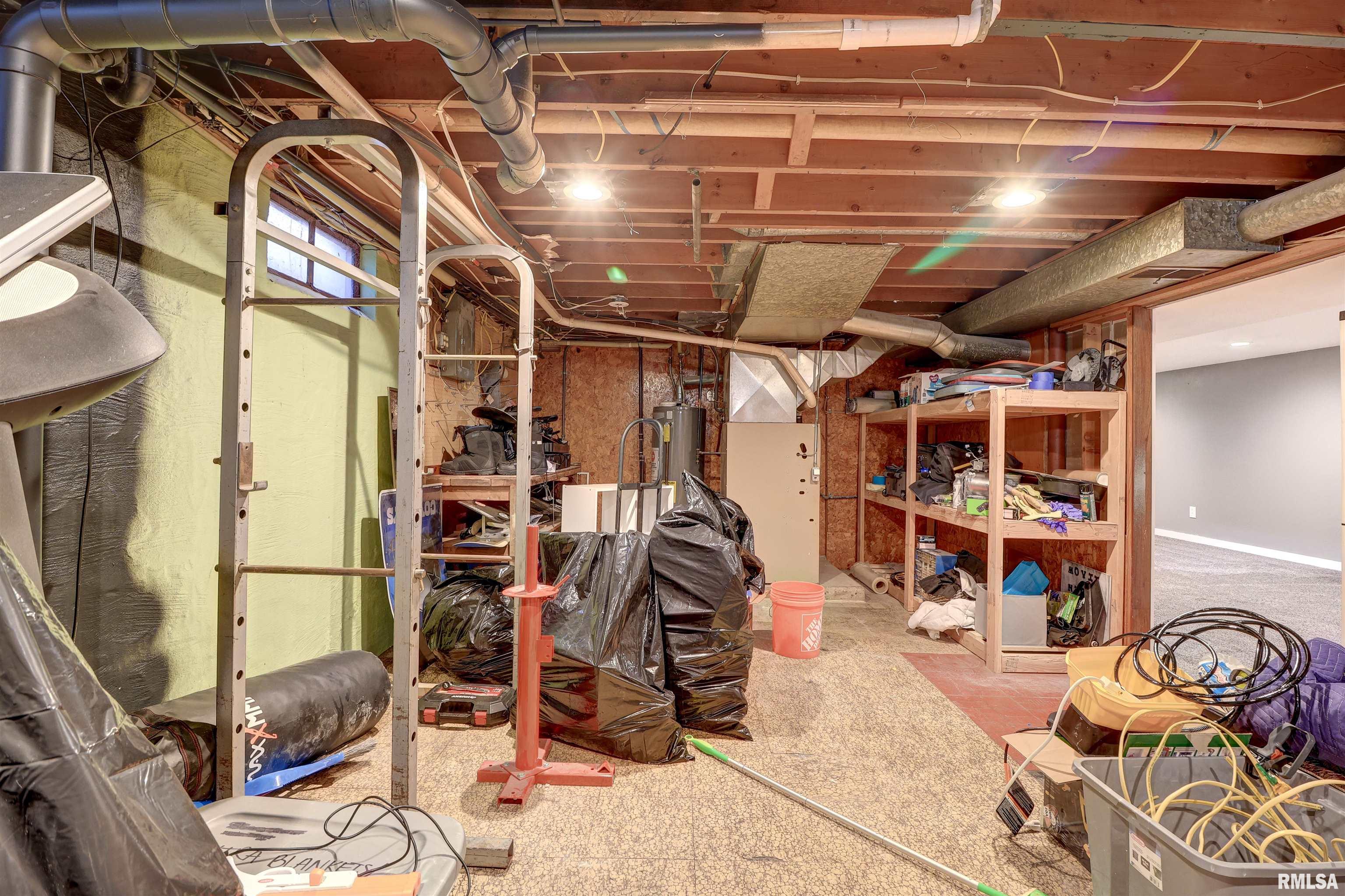 2386 Barker Street Clinton, IA 52732 - Photo 16 of 24