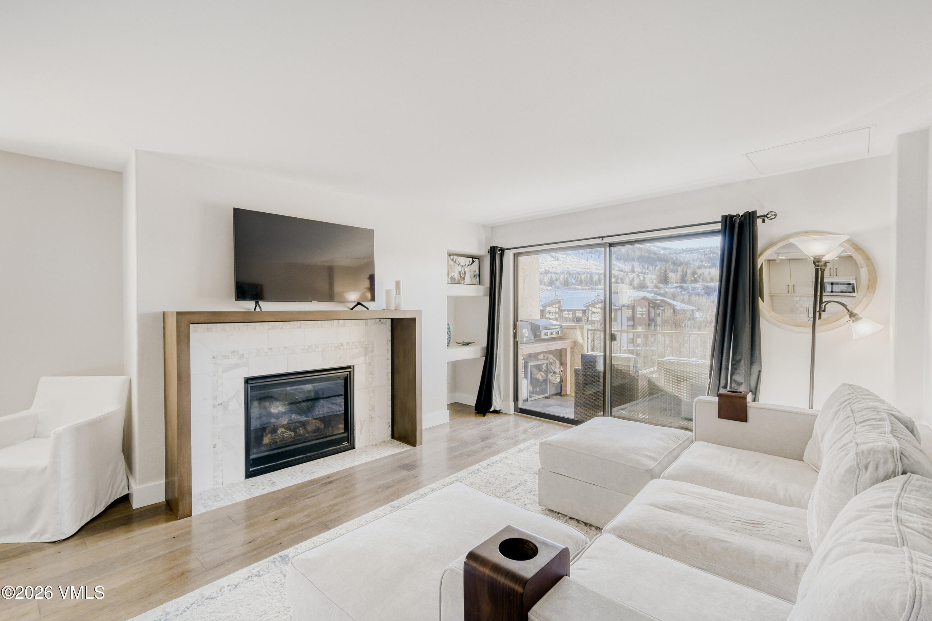 137 Benchmark Road, Unit 327 Avon, CO 81620 - Photo 5 of 40 137 bENCHMARK ROAD 327 - Print Quality -