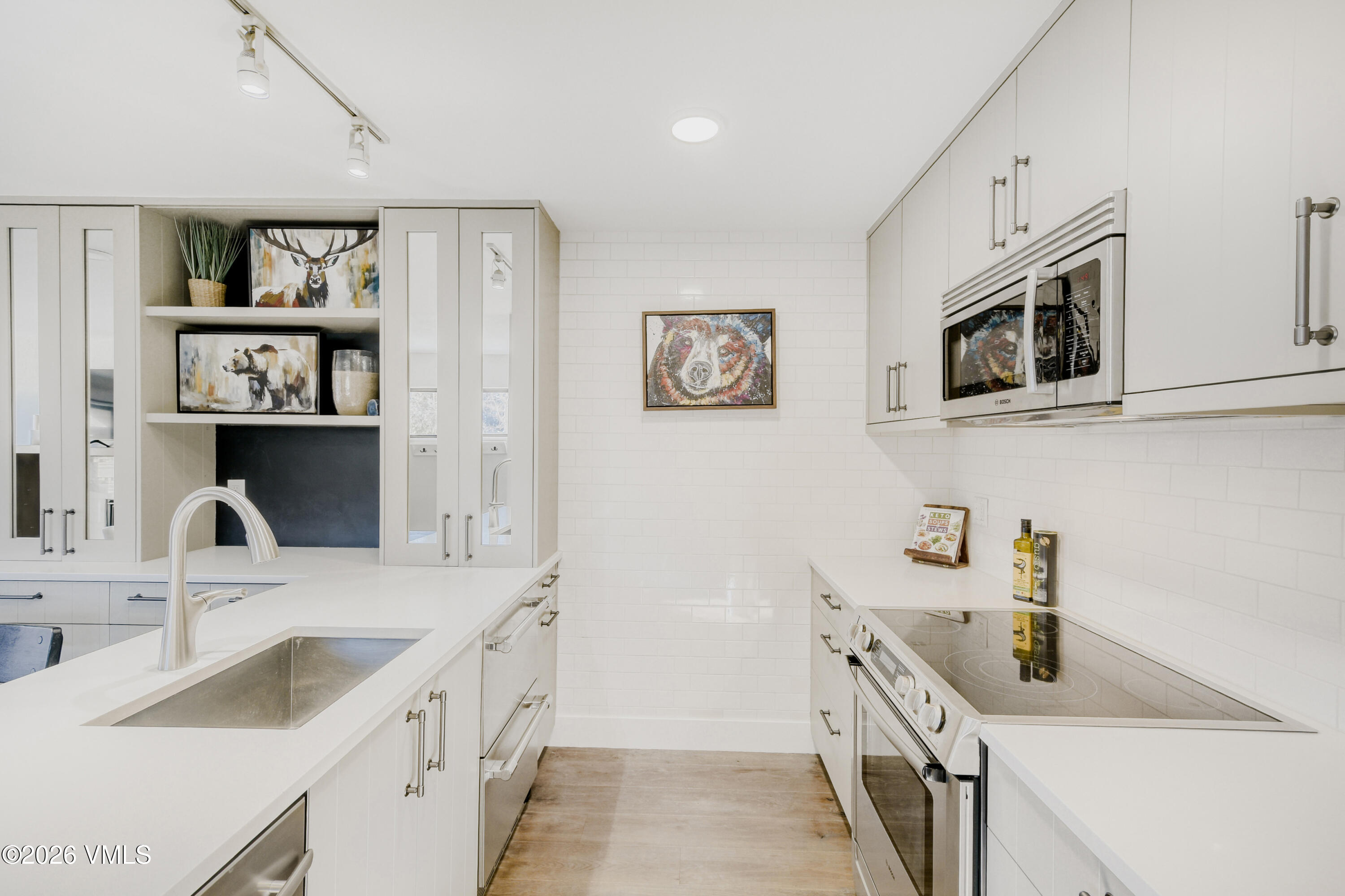 137 Benchmark Road, Unit 327 Avon, CO 81620 - Photo 7 of 40 137 bENCHMARK ROAD 327 - Print Quality -