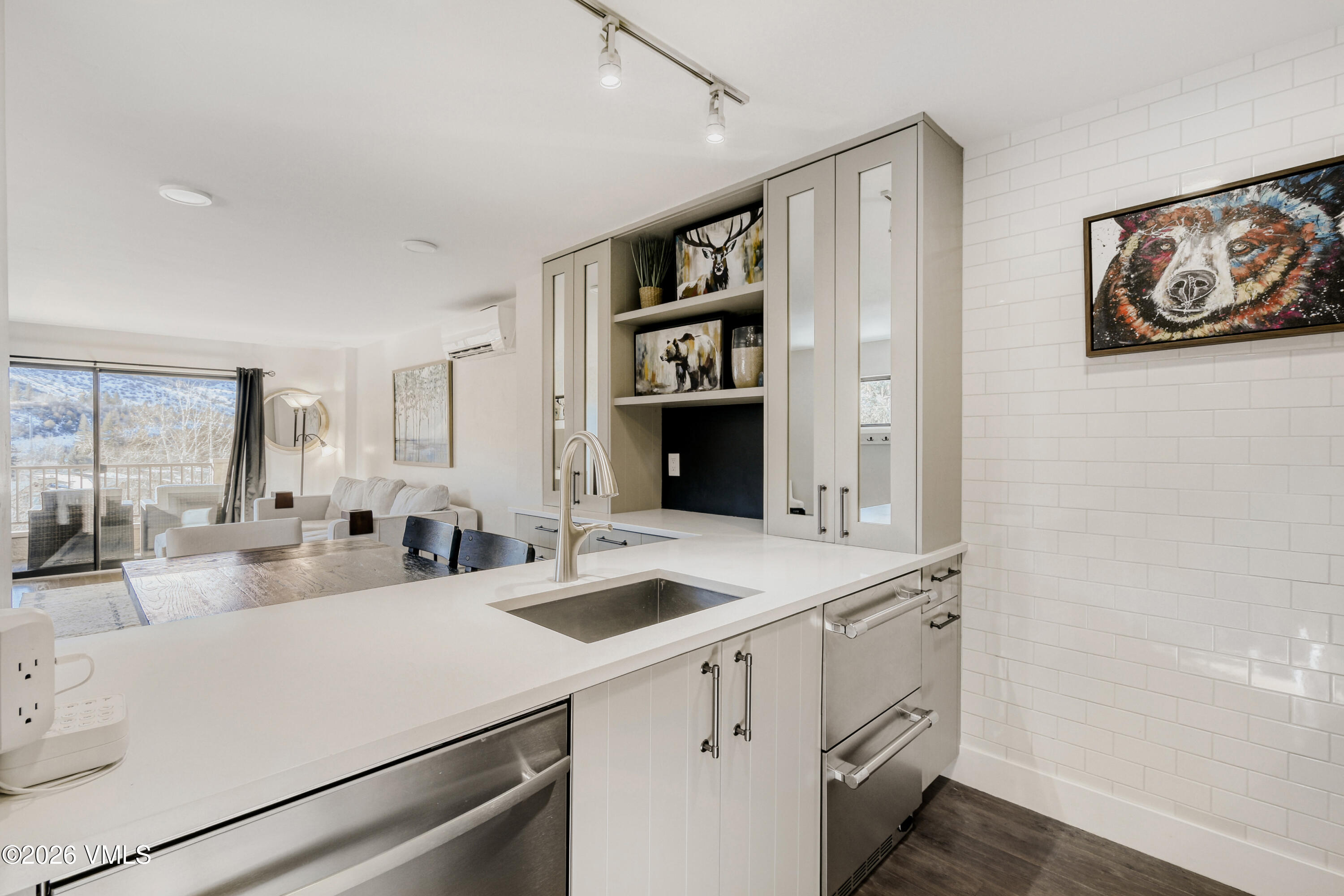 137 Benchmark Road, Unit 327 Avon, CO 81620 - Photo 10 of 40 137 bENCHMARK ROAD 327 - Print Quality -